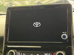 【8インチ　ディスプレイオーディオ】大画面のディスプレイはAppleCarPlayやAndroidAutoが利用可能。大きな画面でスマホナビアプリ等が利用いただけます♪