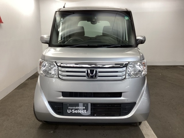 フロントマスクは個性もいっぱい！　人気の車です。