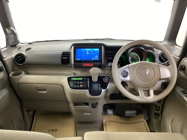 軽自動車とは思えないこの広さ、乗り心地もいいですよ。