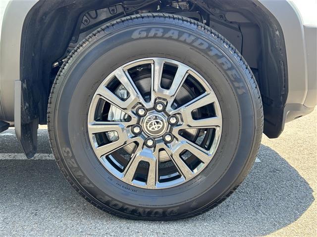 【タイヤ・ホイール】足回りもかっこよく決まってます！社外のアルミやスタッドレスタイヤも取り扱いございます！！ドレスアップもカスタマイズもお任せください！！