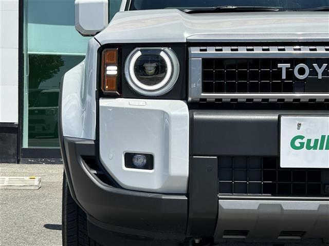 【ライト・ランプ】ワレもなく綺麗な状態なので、悪天候や夜間の走行も視界良好で安心してお乗りいただけます。ヘッドライト・ホイール・フロントガラスなど色々な部分コーティングをご用意しております！