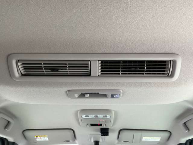 後席サーキュレーターです。広い室内のどこでも快適に過ごせます。