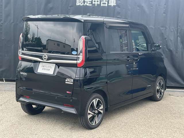 納車前に点検整備をさせていただきます。もちろん全車走行距離無制限のワイド保証付きですので安心してお乗りいただけます。