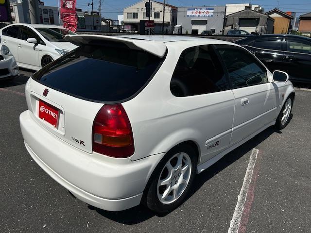 このお車と一緒に思い出を作りたい、そう思っていただける1台です。