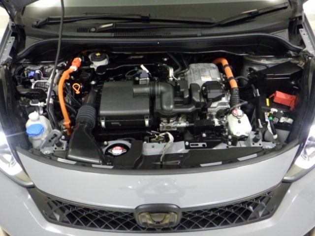 【ご納車前整備付】ご成約からご納車までの間に、系列整備工場にて、法定12ヶ月点検または車検整備を実施致します！必要消耗品はもちろん交換しますのでご安心下さい。整備代や消耗品代は車両本体価格に含まれます
