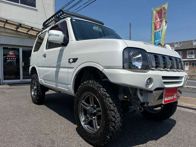 なかなか他では見ない車に仕上がっています。一度ご覧いただくとそのかっこ良さが伝わりますよ。是非、見に来てください。