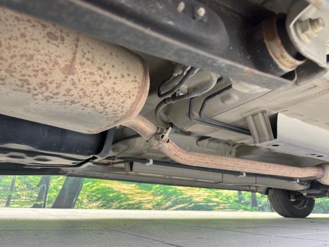 お車を安心してお乗りいただく為には、足回りの定期点検が欠かせません。サービスサポート（有償保証）では無料点検もご提供しており、安心のカーライフをお過ごしいただけるサポート体制が整っています。