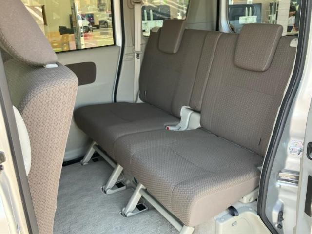 WECARSでは各商談席に大型モニターをご用意しております！見やすい大画面でゆったりと全国の在庫をご覧いただけます！是非ご来店お待ちしております！