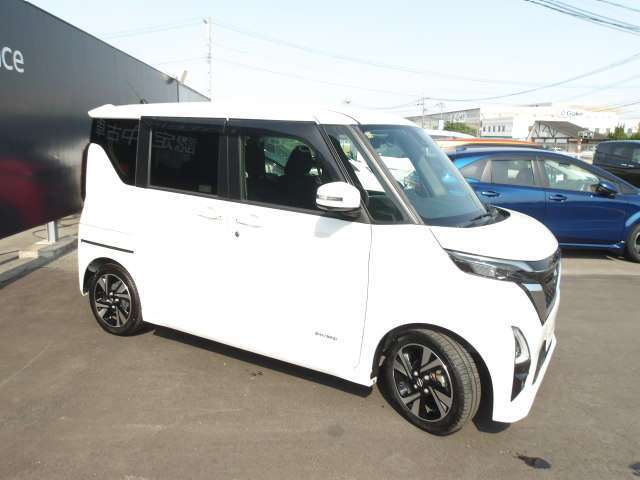 両側スライドドアですので、狭い駐車場での、乗り降りも、しやすく便利です。