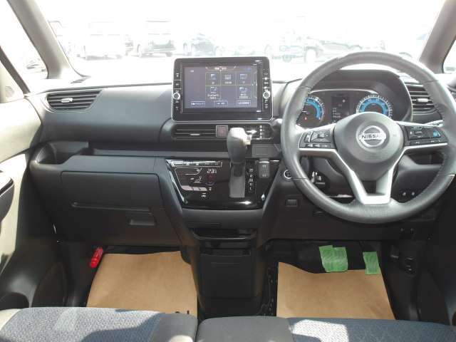 操作しやすい運転席廻り！操作パネルも使いやすい！！ドライブが楽しくなります！