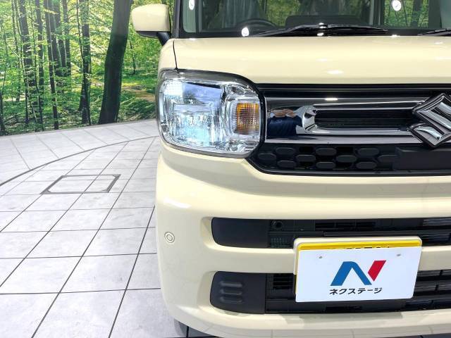 【LEDヘッドライト】悪天候や夜間走行時も良好な視界を確保し安心して運転できる高輝度LEDヘッドライトを装備！点灯速度が早く、消費電力も抑えられています。