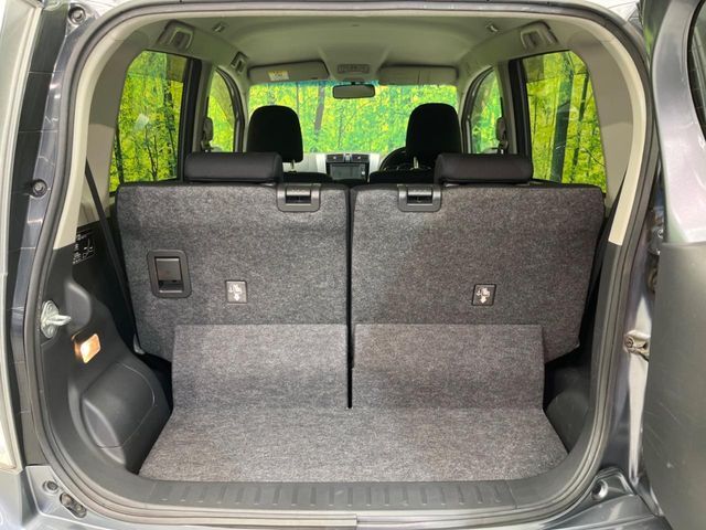 普段のお買い物や通勤、送迎等に十分な荷室スペースを確保しております。セカンドシートを倒すと、大きな荷物の積載も可能です♪