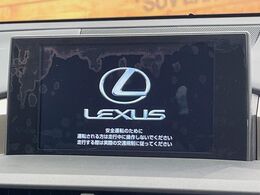 【純正ナビ】人気の純正ナビを装備しております。ナビの使いやすさはもちろん、オーディオ機能も充実！キャンプや旅行はもちろん、通勤や買い物など普段のドライブも楽しくなるはず♪