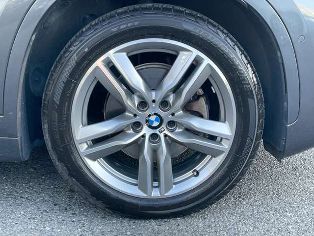 サービスにはドイツ本国と同様に教育と訓練を受け、BMWを知り尽くした「マイスターメカニック」が数多く在籍しております。納車前点検整備で、お客様に安心と安全をお届けいたします。