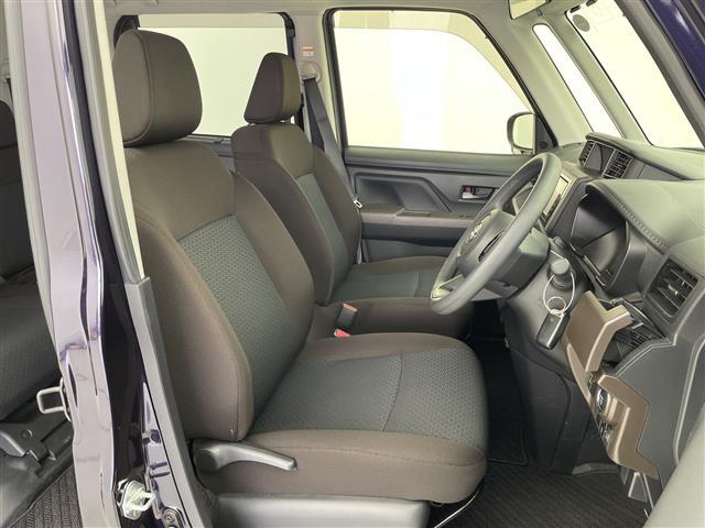 【運転席】座り心地が良いシートなので長時間の運転でも快適にお過ごしいただけます。新品のフロアマットのご注文も可能です。掲載箇所以外にご希望の写真がございましたらお気軽にお問い合わせ下さい。