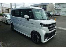 LEDサイドターンランプ付ドアミラー(リモート格納)です。