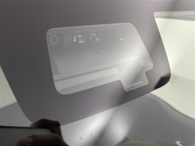 【ドライブレコーダー】映像・音声などの運転中の記録を残します。事故などを起こした起こされた時の証拠になりえますので、もしも時でも安心ですね。