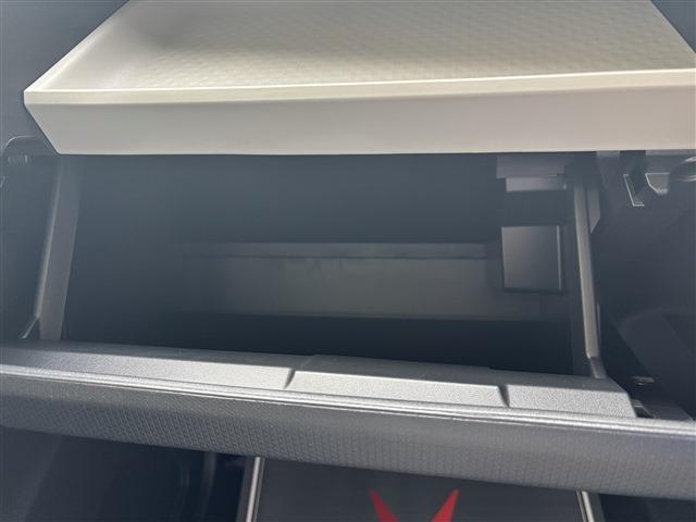 ★キズやへこみもお任せ★　当社のスタートは鈑金工場から、自社鈑金工場で代車も多数保有しており、お困りの際はぜひご相談下さい！！