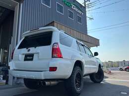 新品パーツ・タコマグリル・KMC製AW・ジオランダーMT・アルパイン11inフローティングディスプレイオーディオ・Bカメラ・3inリフトアップキット・シートカバー・ダッシュボード・ヘッドカバーG/K・スタビリンク等