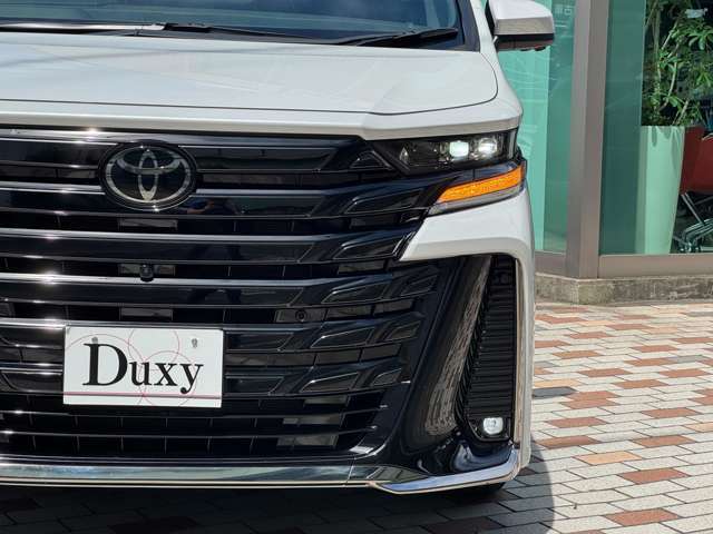 当店でお車をご成約いただいたお客様には、特典としてご希望のナンバーを無料でお選びいただけます☆お好きな数字や思い入れのある番号などがございましたら、お気軽にスタッフまで！心を込めてお手伝いいたします☆