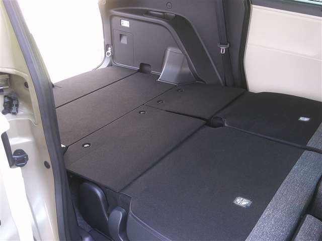 シートが倒せて荷物も楽々