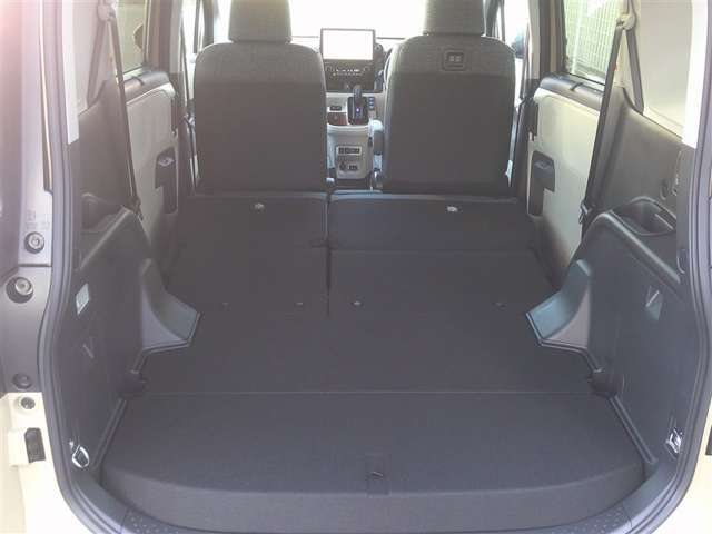 シートが倒せて荷物も楽々