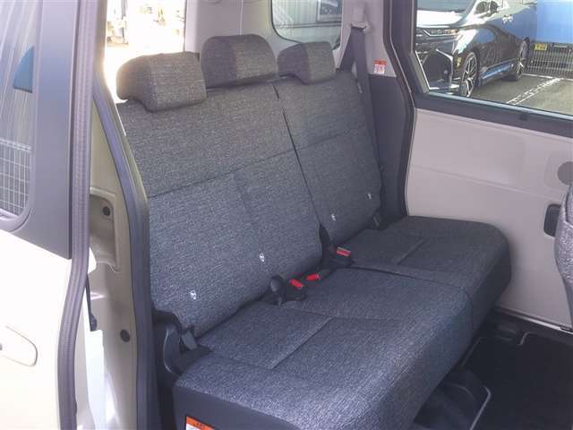 後部座席も快適ドライブ