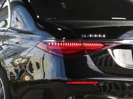 全席シートヒーター＆ベンチレーター、エアバランスパッケージに加え、Burmesterサウンドが完備され上級グレードに相応しい豪華装備満載です！！