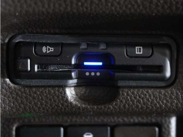 今や必需品の◆ETC車載器　装備車◆　有料道路を利用する際にスムースに通過でき、わずらわしい料金支払いから開放されます！