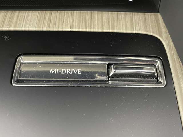 【運転席操作部】快適なドライブを楽しむための機能が装備されています！運転席から触れるので、使いやすいです！除菌プランいれていただくと、さらに清潔で安心していただけます！