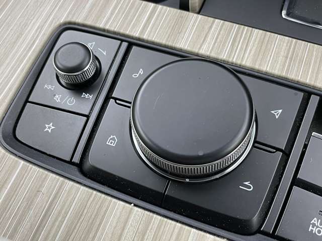 【運転席操作部】快適なドライブを楽しむための機能が装備されています！運転席から触れるので、使いやすいです！除菌プランいれていただくと、さらに清潔で安心していただけます！