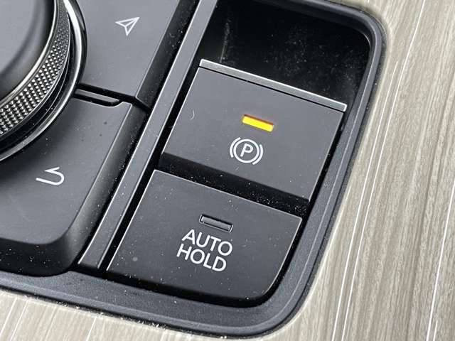 【運転席操作部】快適なドライブを楽しむための機能が装備されています！運転席から触れるので、使いやすいです！除菌プランいれていただくと、さらに清潔で安心していただけます！