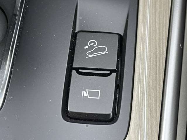 【運転席操作部】快適なドライブを楽しむための機能が装備されています！運転席から触れるので、使いやすいです！除菌プランいれていただくと、さらに清潔で安心していただけます！