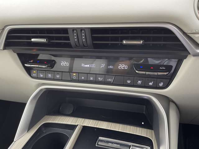 【運転席操作部】快適なドライブを楽しむための機能が装備されています！運転席から触れるので、使いやすいです！除菌プランいれていただくと、さらに清潔で安心していただけます！