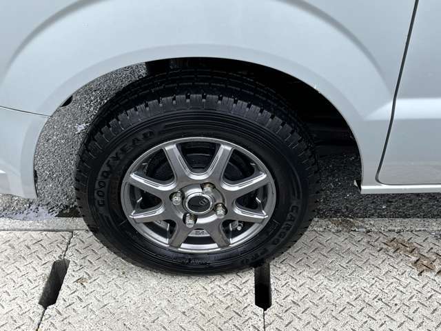 ☆自社整備工場完備の為、納車前にはしっかり整備をさせて頂きます！また気になる傷や凹みに関しましても一般の鈑金工場よりお得な価格でご提供しております。ぜひご相談下さい♪♪
