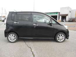 プライバシーガラス付きで防犯にも安心です♪