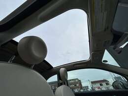 LIBERALAは、輸入車選びの新たなスタイルを提案するインポート・セレクト・ブランドです。オーナー様となる方がクルマから直接感じる感性を第一にした、最良の一台との出会いをコーディネートいたします。