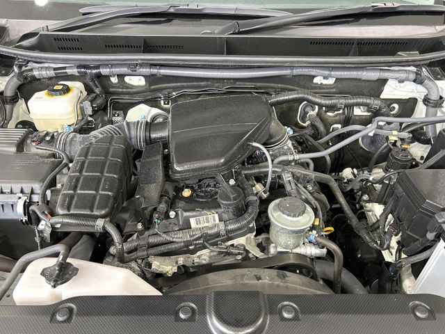 親切・丁寧な専門メカニックスタッフが応対！・車検・点検整備・事故等の修理などアフターサービスも安心。お車のカスタマイズもネクステージのサービススタッフまでご相談ください！