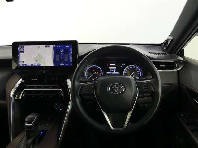 見通しのよいすっきりとした視界で、誰でも運転しやすいです。運転のしやすさは疲れにくさにも繋がりますよ♪