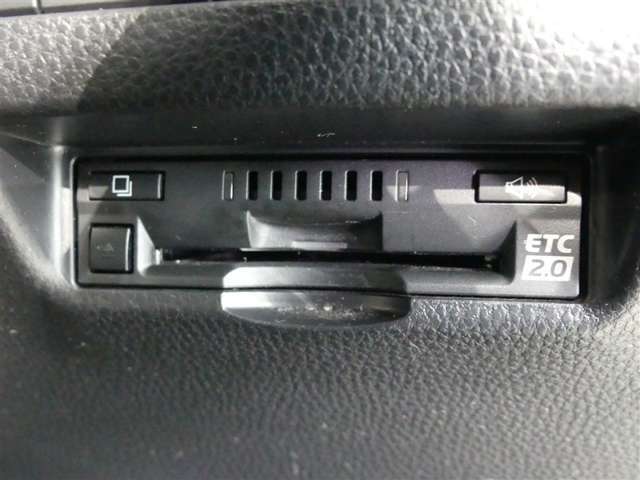 ETC車載器付きです。高速道路の料金所もスムーズに通過できます。