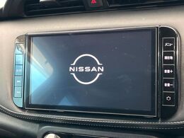 【純正ナビ】人気の純正ナビを装備。オーディオ機能も充実しており、Bluetooth接続すればお持ちのスマホやMP3プレイヤーの音楽を再生可能！毎日の運転がさらに楽しくなります！！