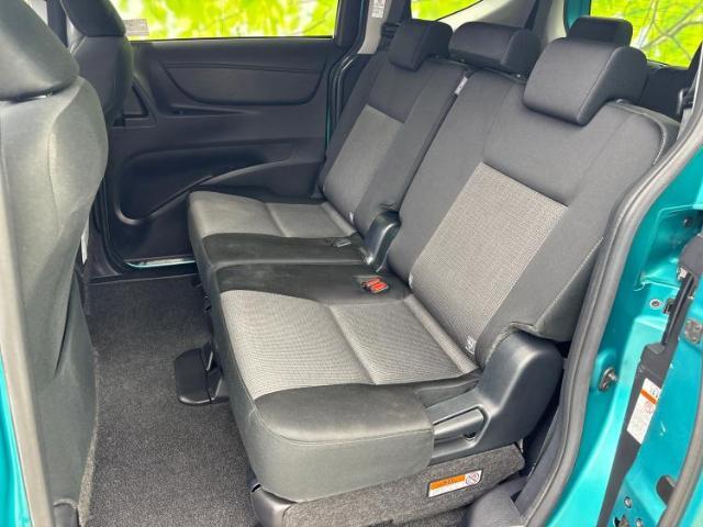 WECARSでは各商談席に大型モニターをご用意しております！見やすい大画面でゆったりと全国の在庫をご覧いただけます！是非ご来店お待ちしております！