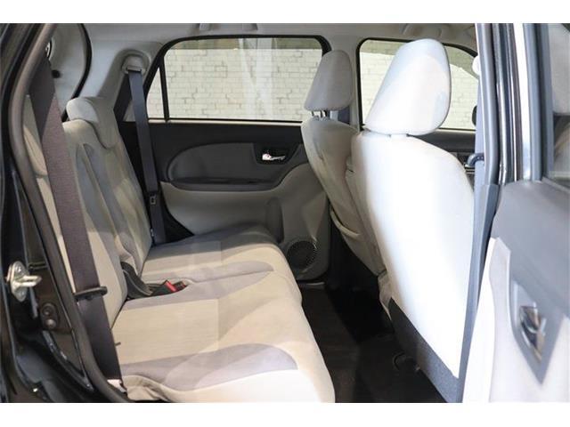 頭上や肩まわりの余裕を確保しながら、大人が乗っても広々。シートアレンジが自由で家族や仲間と遠出をしたり、荷物を気にせず買い物をしたり。毎日のくらしに、新しい可能性を広げます。