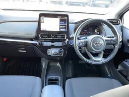 【　オ【インパネ全体】全方位で視界が広く、高い目線で運転もしやすいです！ートエアコン　】車内温度を感知して自動で温度調整をしてくれるのでいつでも快適な車内空間を創り上げます！