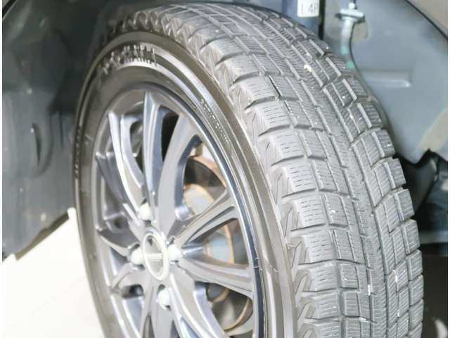 スタッドレスタイヤの状態になります〇