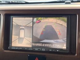 【アラウンドビューモニター】専用のカメラにより、上から見下ろしたような視点で360度クルマの周囲を確認することができます☆死角部分も確認しやすく、狭い場所での切り返しや駐車もスムーズに行えます。