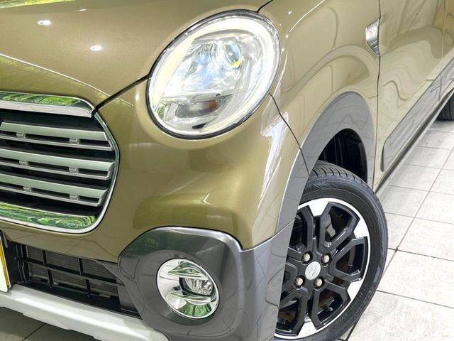 【LEDヘッドライト】悪天候や夜間走行時も良好な視界を確保し安心して運転できる高輝度LEDヘッドライトを装備！点灯速度が早く、消費電力も抑えられています。