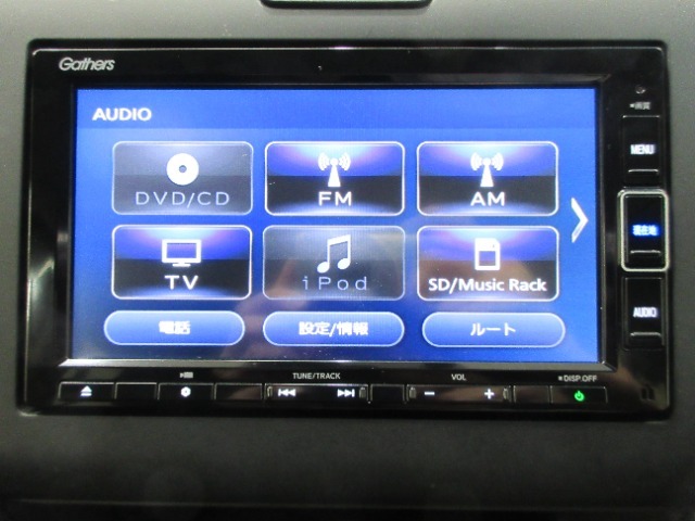 純正ギャザズメモリーナビ（VXM-224VFI）　フルセグTVを装着しています。