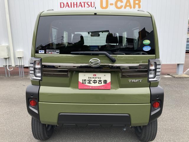 品質へのこだわり【2】室内のパネルやシートなどを専用のクリーナーで清掃して目に見えない雑菌を減らし、ご購入されるお客様に気持ちよく乗っていただけるように心をこめて清掃しています！（＾＾）！
