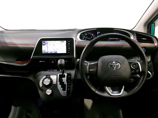 U-Carは同じ物がない1点物となっております。気になるお車がございましたらお早めにご連絡ください！